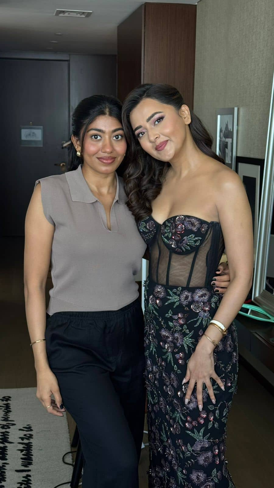 Celebrity evening glam with smoked eyes, sculpted cheeks and a glossy nude lip